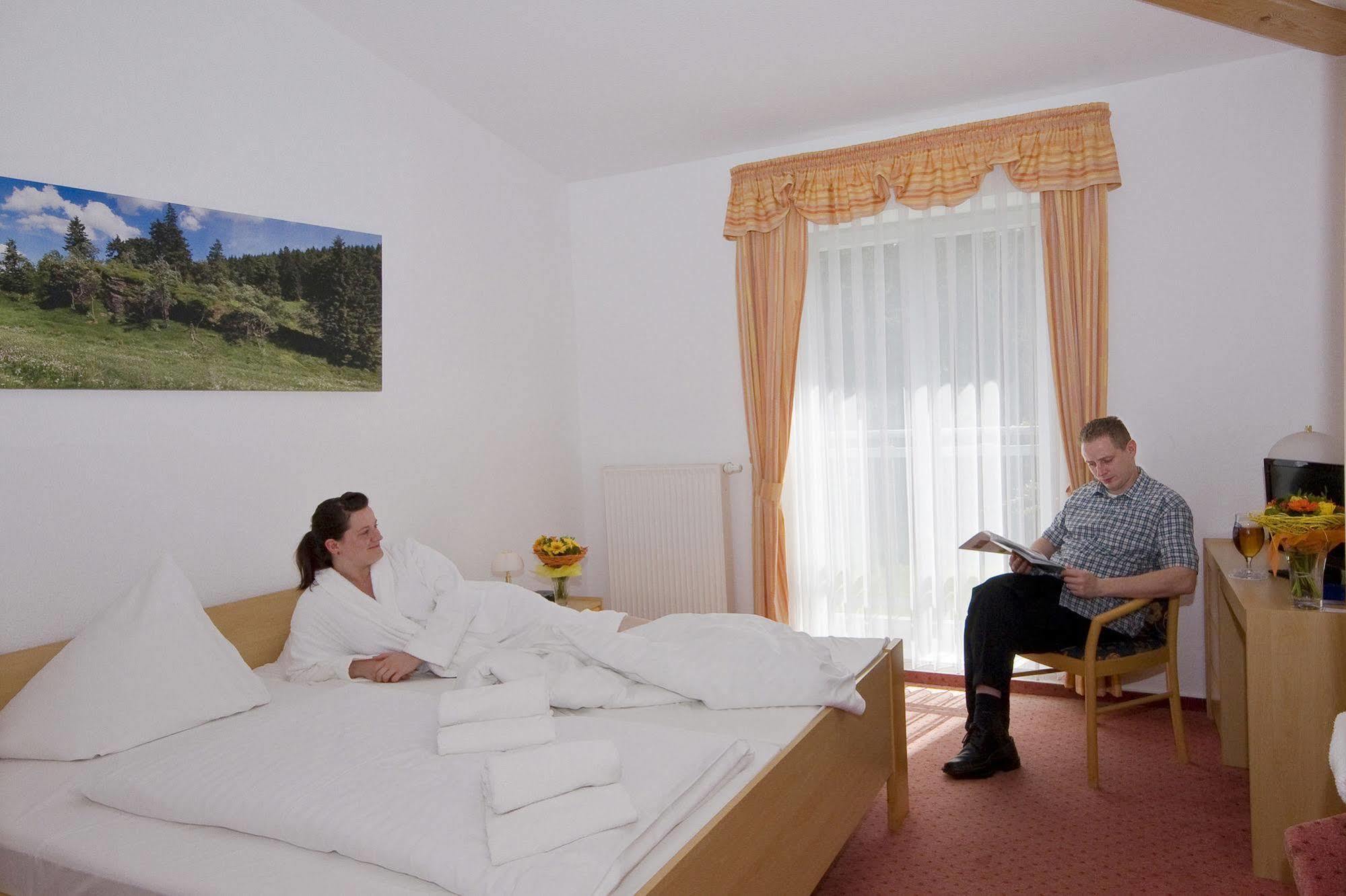 Hotel Haus Oberland Массерберг Экстерьер фото